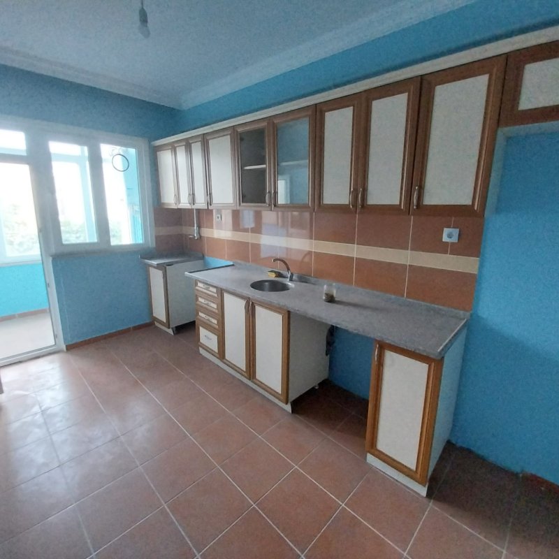 Kırklareli Merkez Karakaş Mahallesi Merkezi Konumda Acil Satılık 2+1 Daire